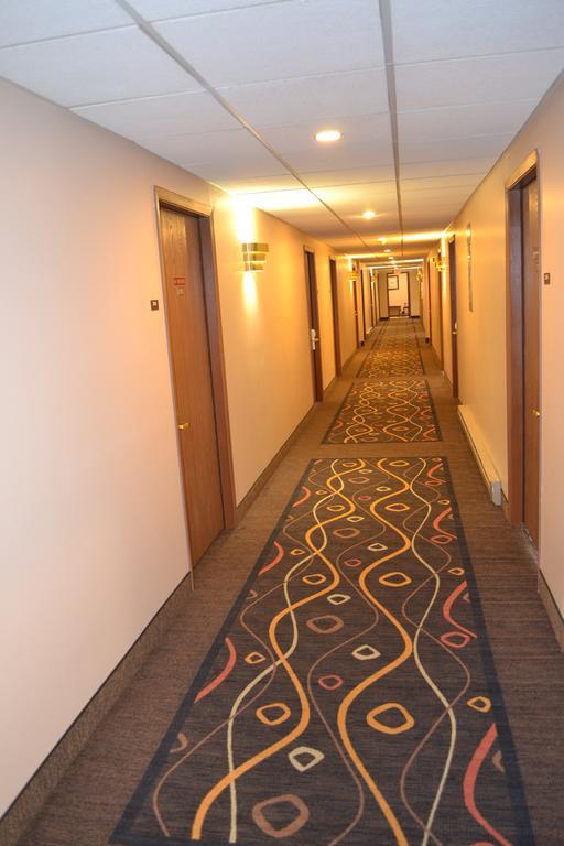 Sky Lodge Inn & Suites - Delavan Extérieur photo