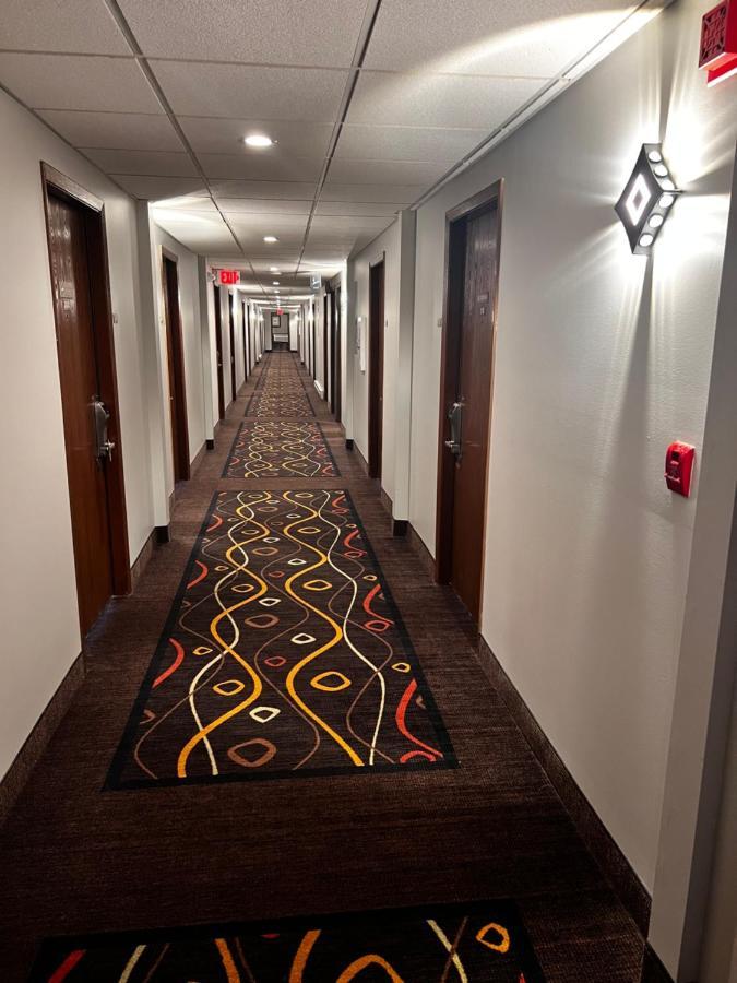 Sky Lodge Inn & Suites - Delavan Extérieur photo