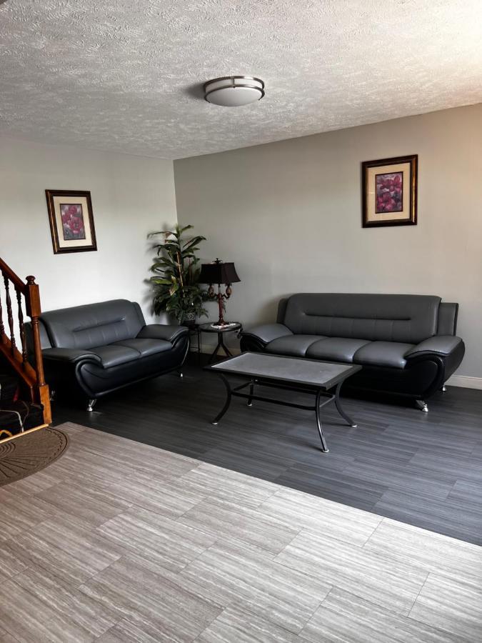 Sky Lodge Inn & Suites - Delavan Extérieur photo