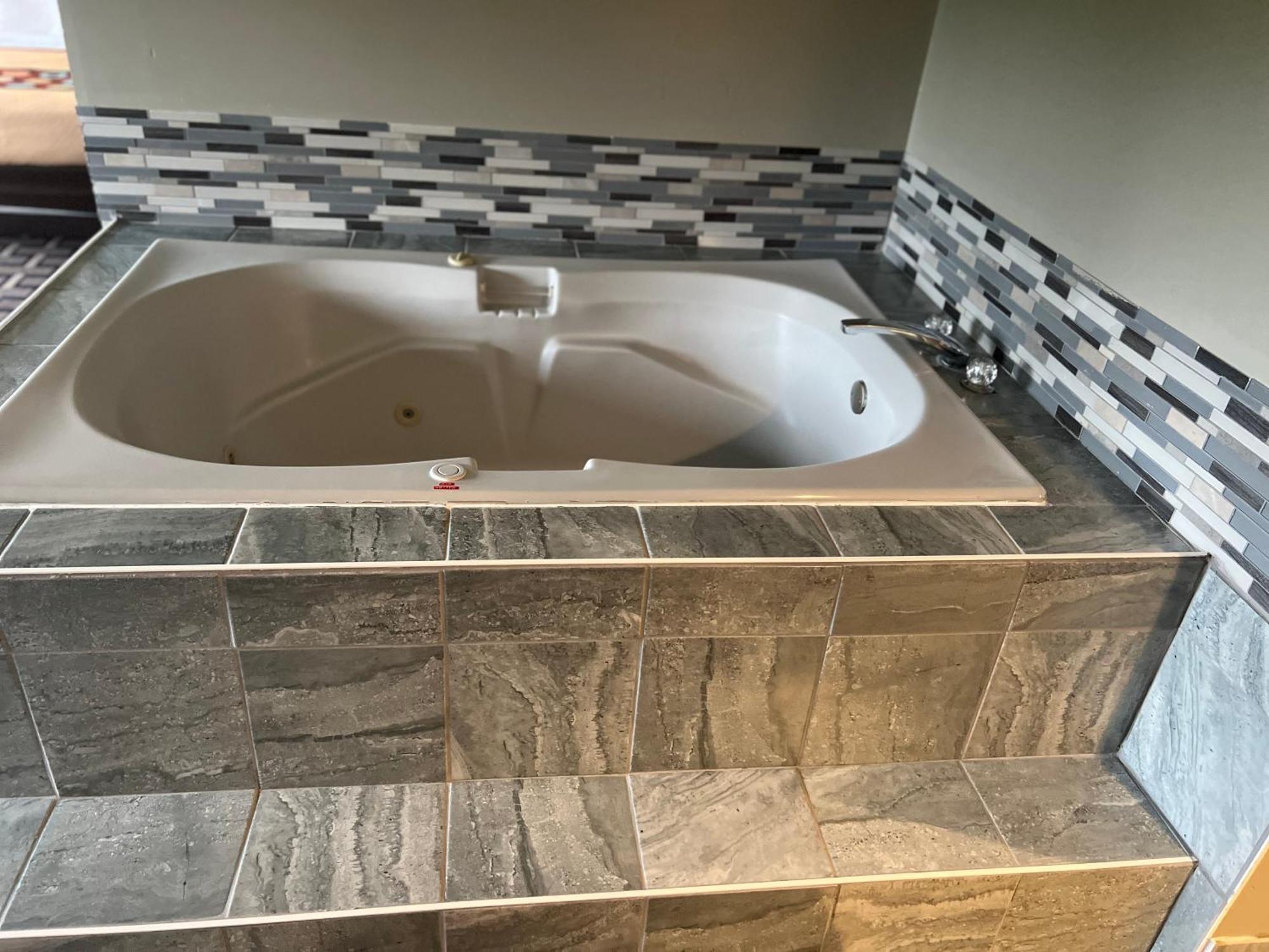 Sky Lodge Inn & Suites - Delavan Extérieur photo
