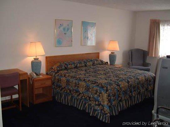 Sky Lodge Inn & Suites - Delavan Chambre photo